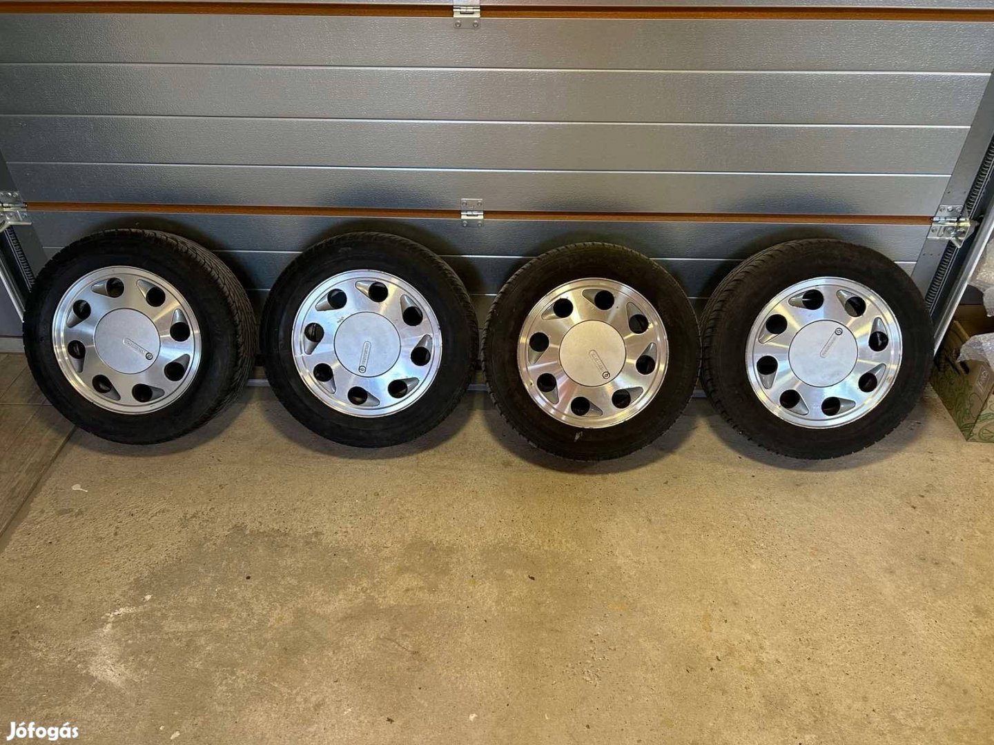 14 es gyári VW felni gumikkal eladó!!!