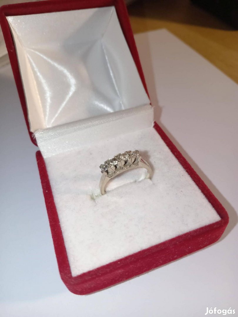 14 karátos fehérarany gyémánt gyűrű eladó fémjellel