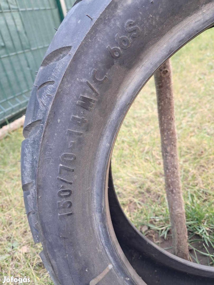 150/70R14 hátsó motor gumi