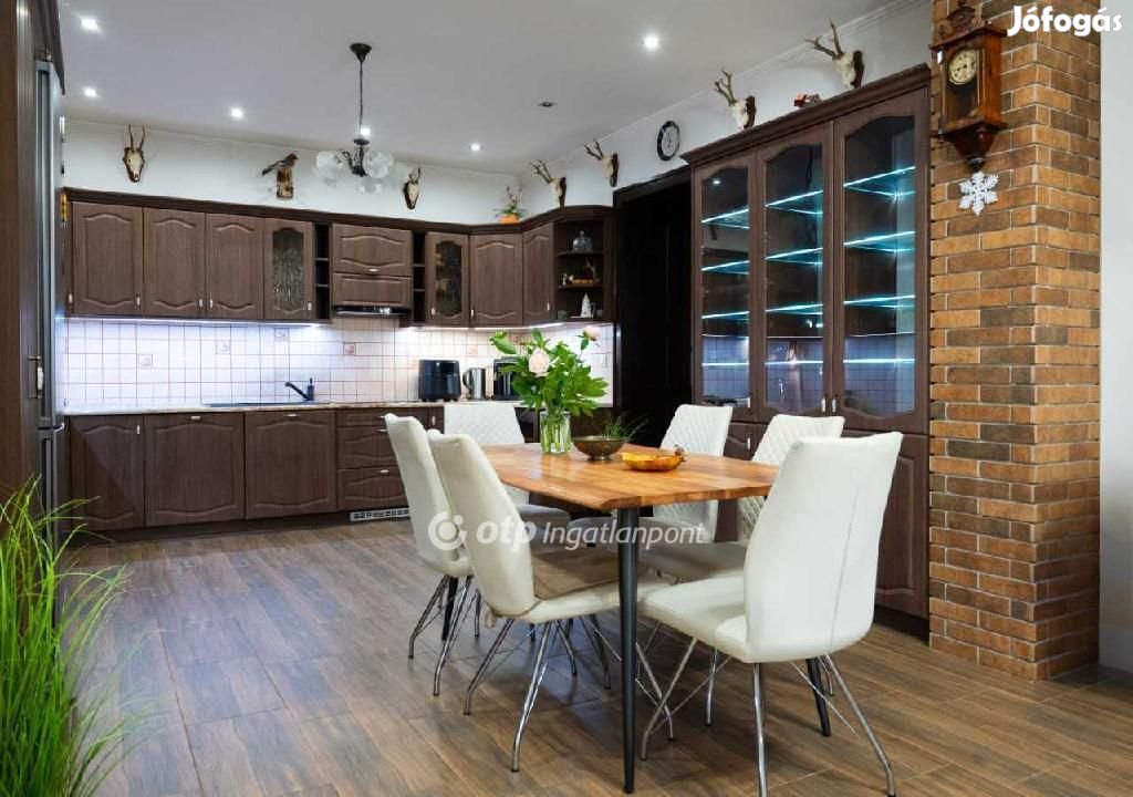 150 nm-es ház eladó Ceglédbercel