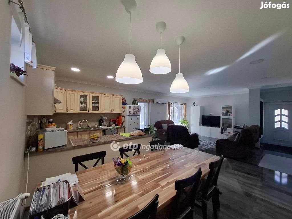 150 nm-es ház eladó Verpelét