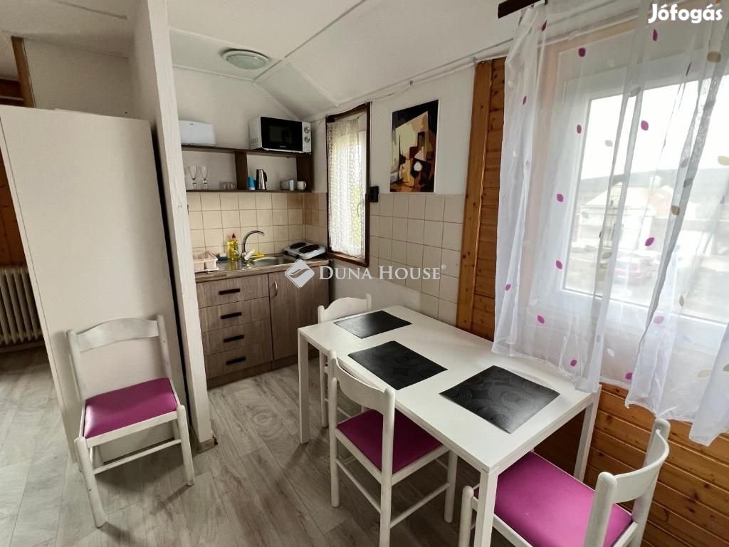 150 nm-es ház eladó Zánka