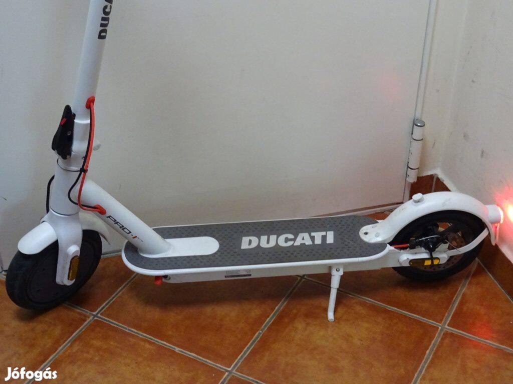 150km-t futott Ducati pro 1 evo elektromos roller