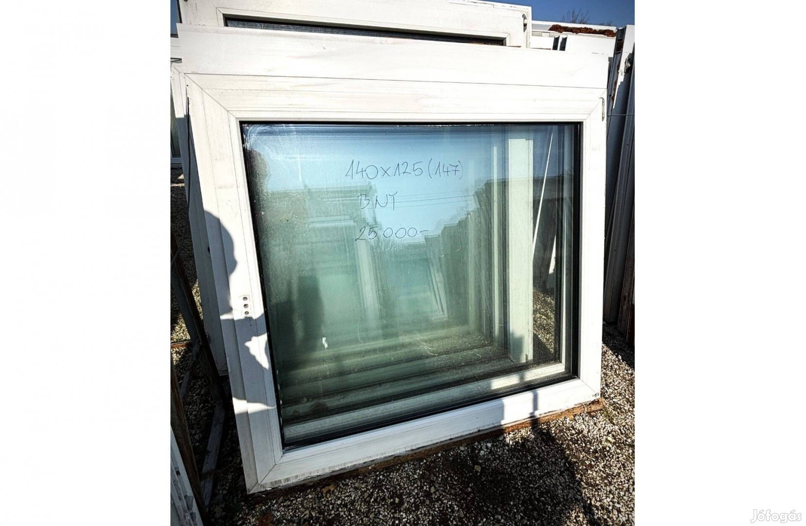 150x150 vagy 150x120 cm közeli!!! bontott műanyag egyszárnyú BNY ablak