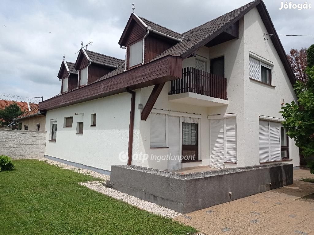 151 nm-es ház eladó Gyula