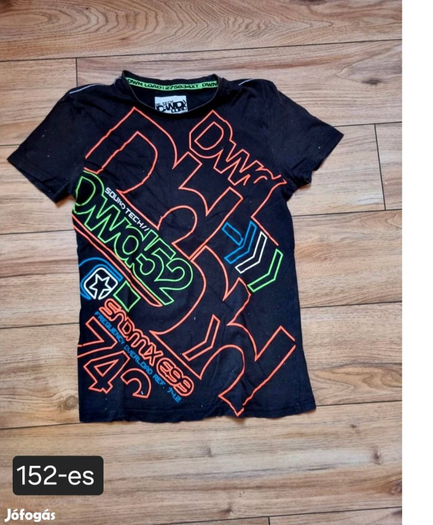 152-es Divided póló