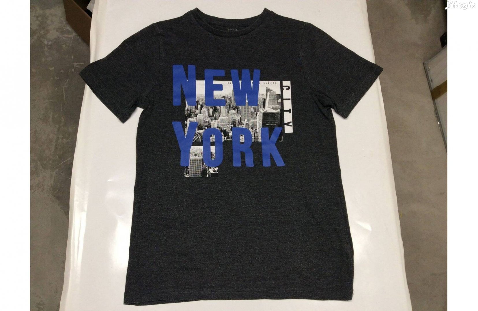 152-es fiú póló New York City póló F&F rövid ujjú póló hossz:60cm