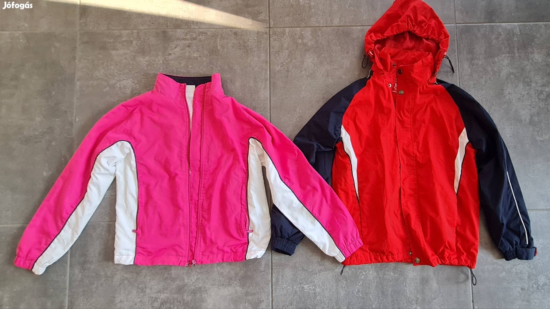 152-es szabadidőfelső széldzseki, ill. átmeneti kabát.