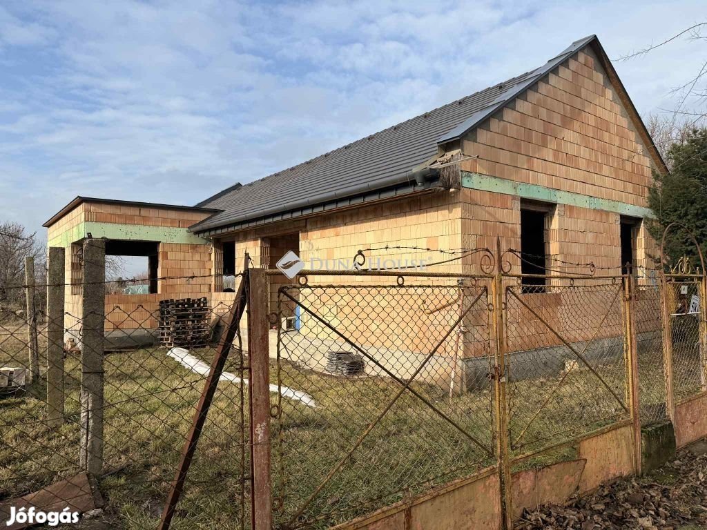 152 nm-es ház eladó Enying