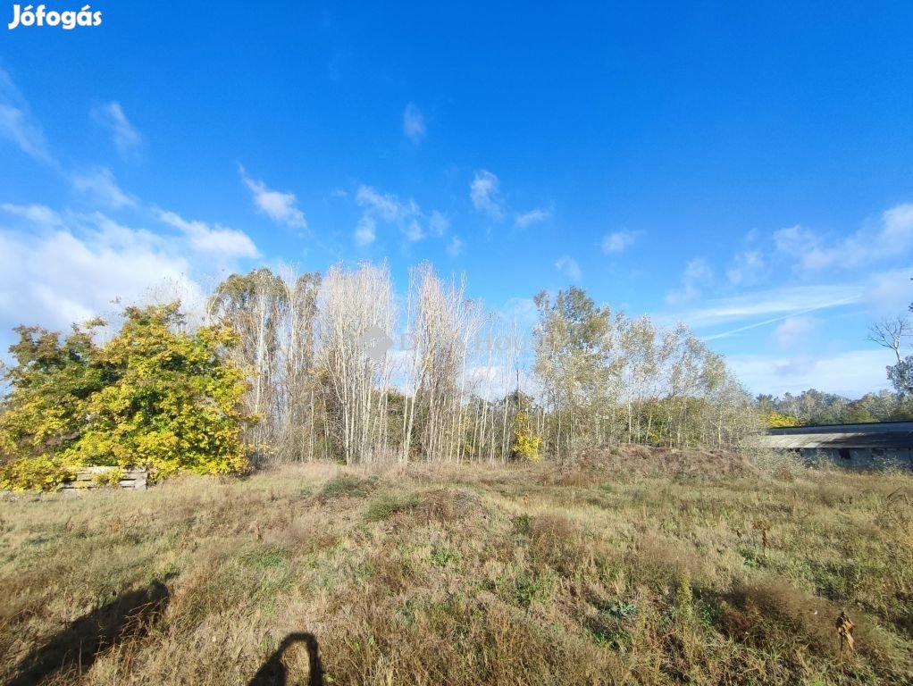 15329 nm-es telek eladó Kecskemét