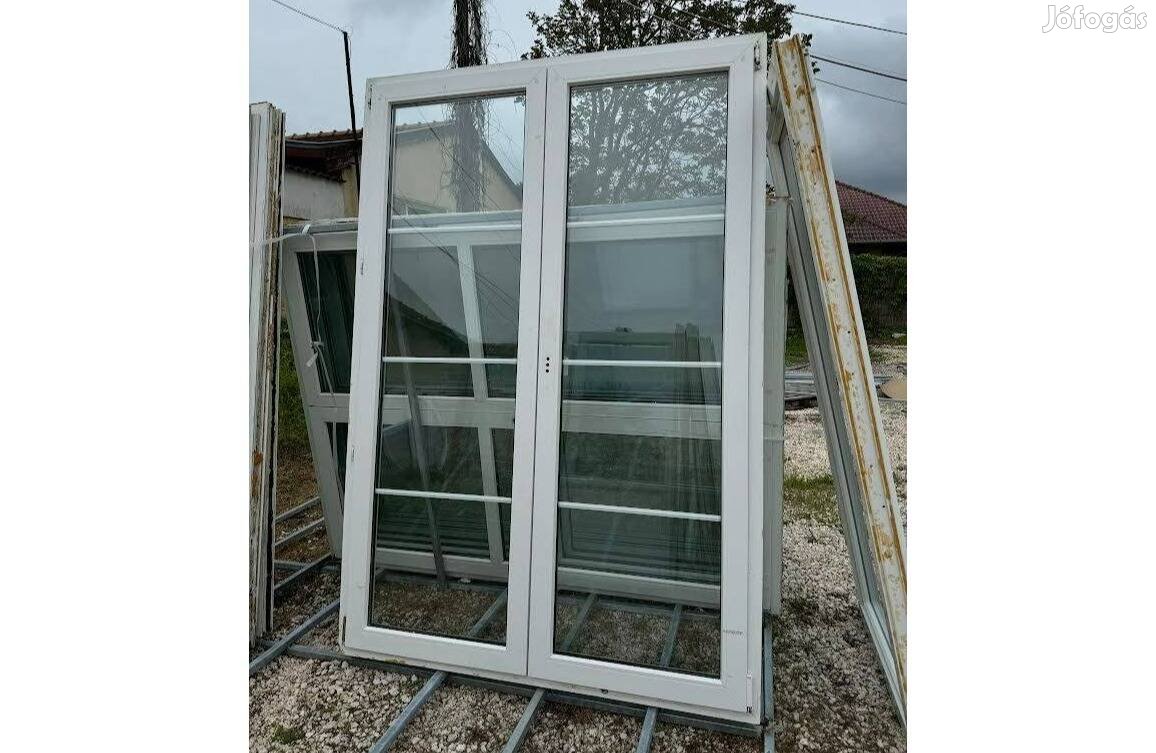 155x225 méretű bontott műanyag kétszárnyú bukó-nyíló erkélyajtó