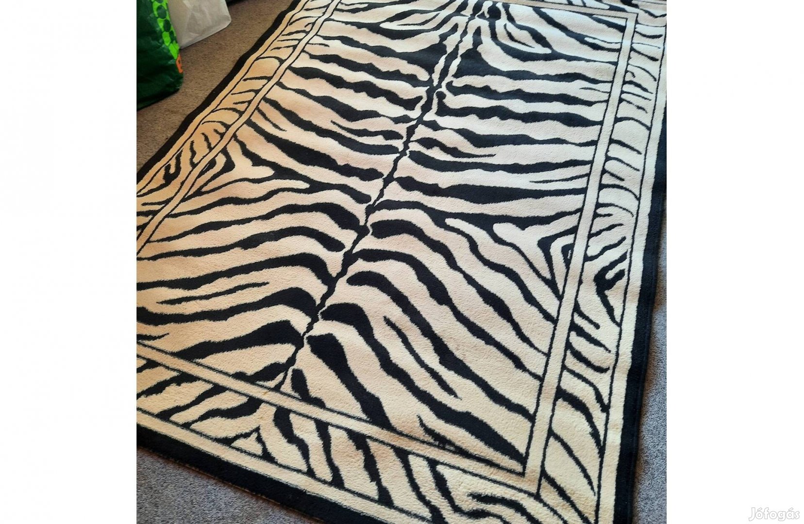 156x220cm zebramintás szőnyeg drapp/fekete