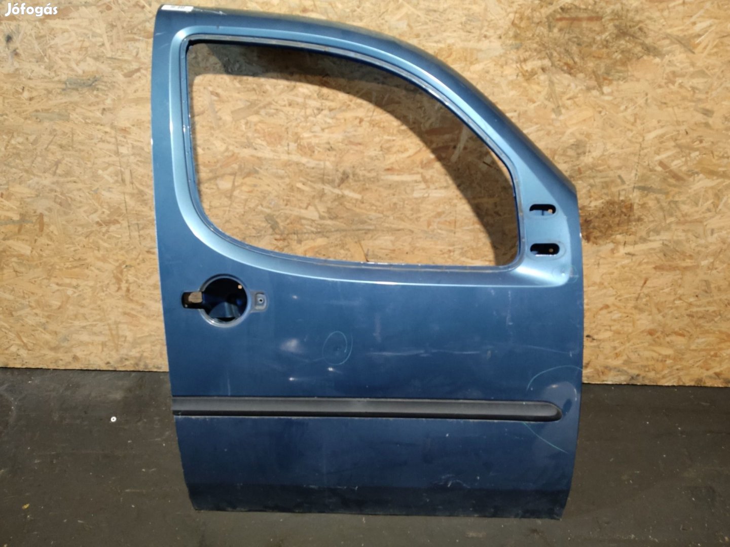 157544 Fiat Doblo 2000-2009 kék színű jobb első ajtó a képen látható