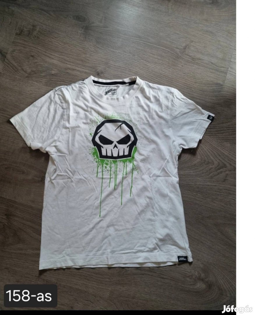 158-as koponyás póló 2