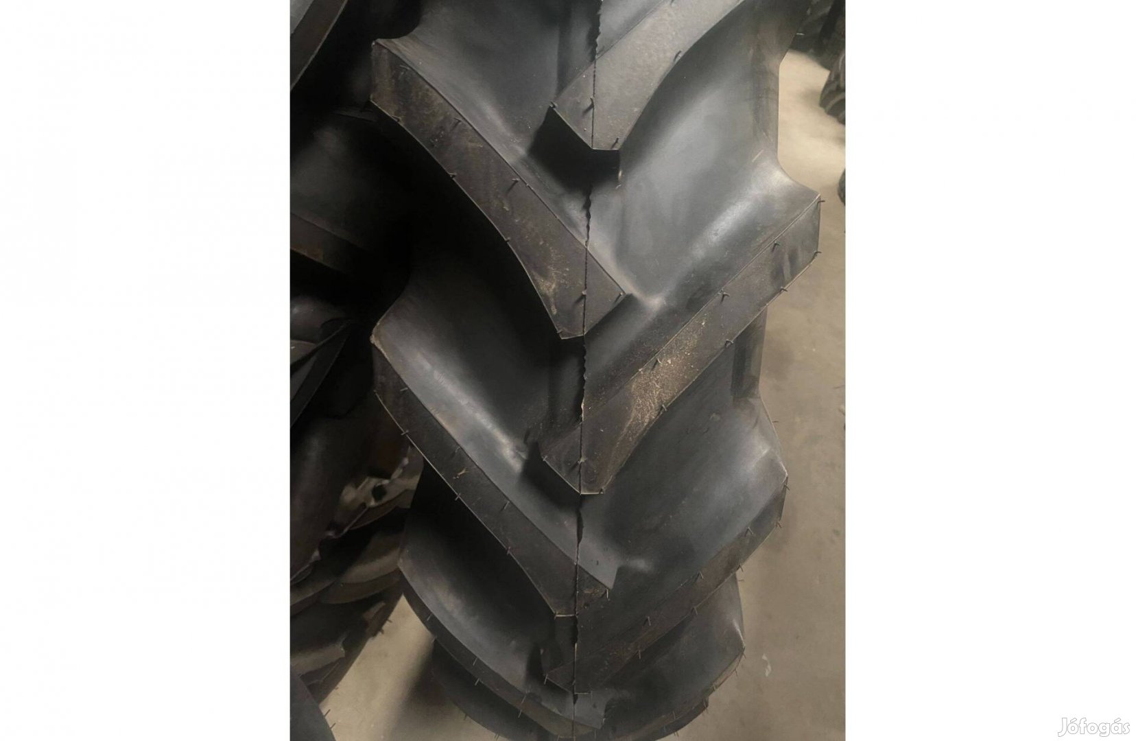 15.5-38 BKT TR 135 MTZ hátsó traktor gumi Nyíregyháza, Alkony u