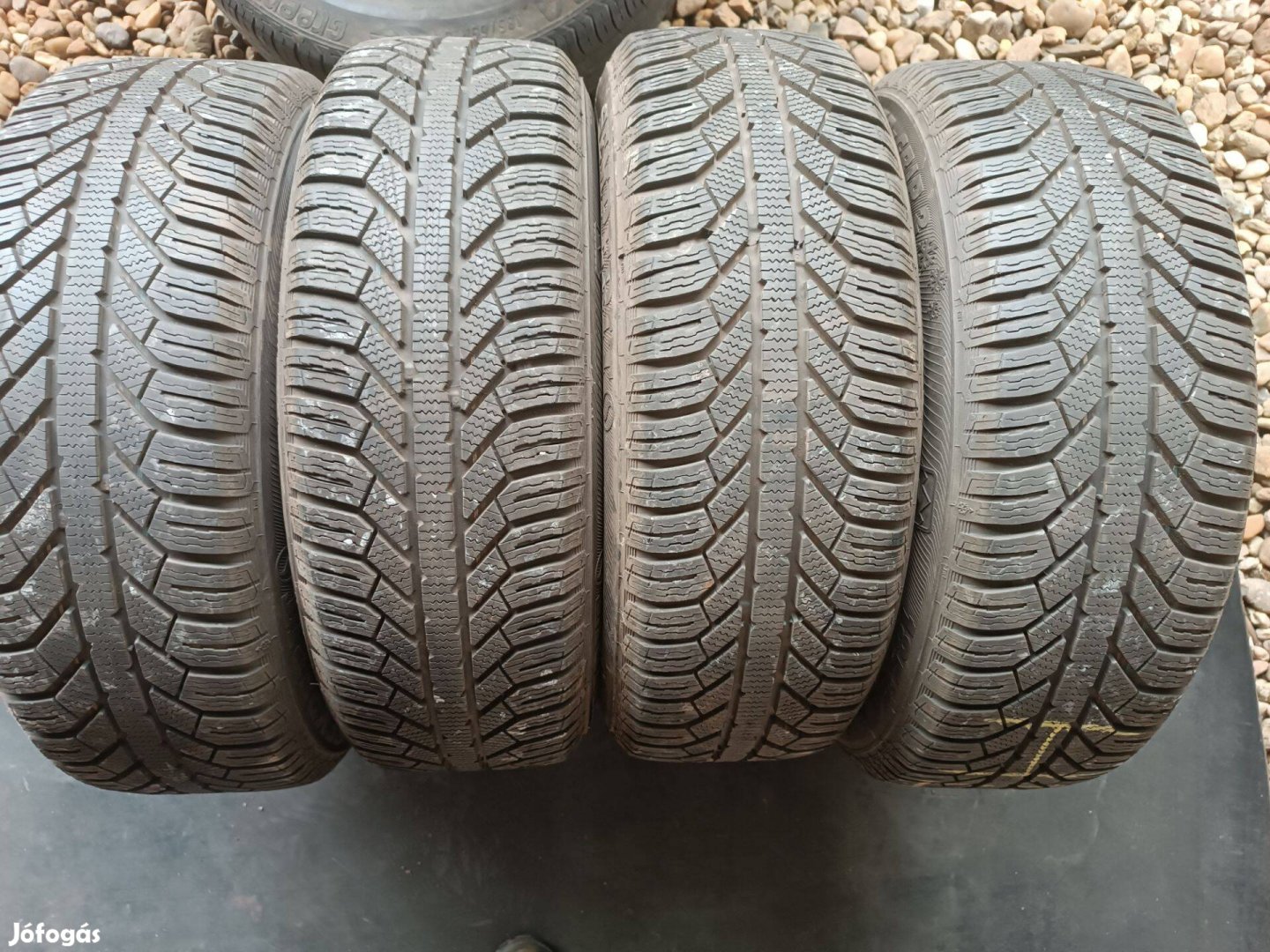 15" 185/60 R 15 Semperit Master-Grip 2 téli gumi eladó!