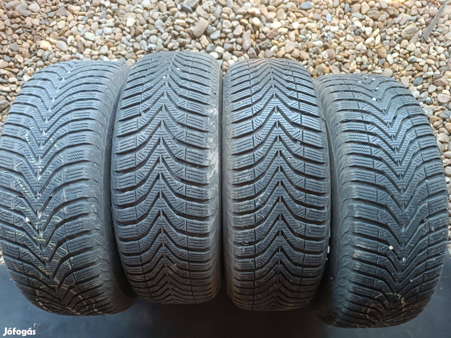 15" 195/65 R15 Vredestein téli gumi eladó!