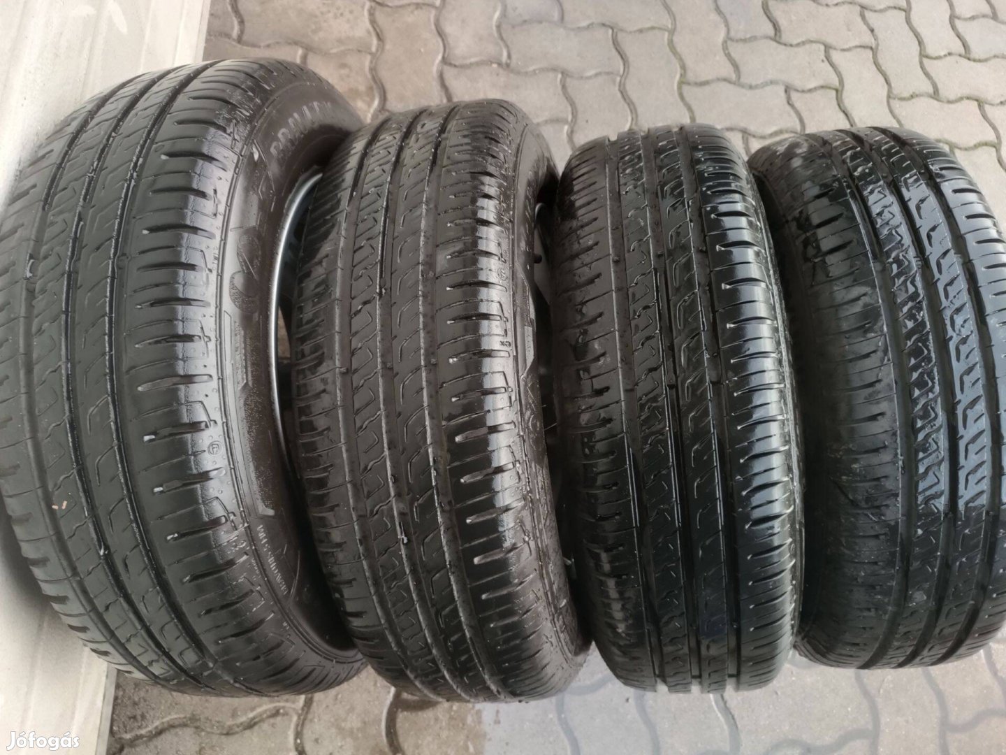 15" 195/65 R 15 Barum Bravuris 5 nyári gumi eladó!