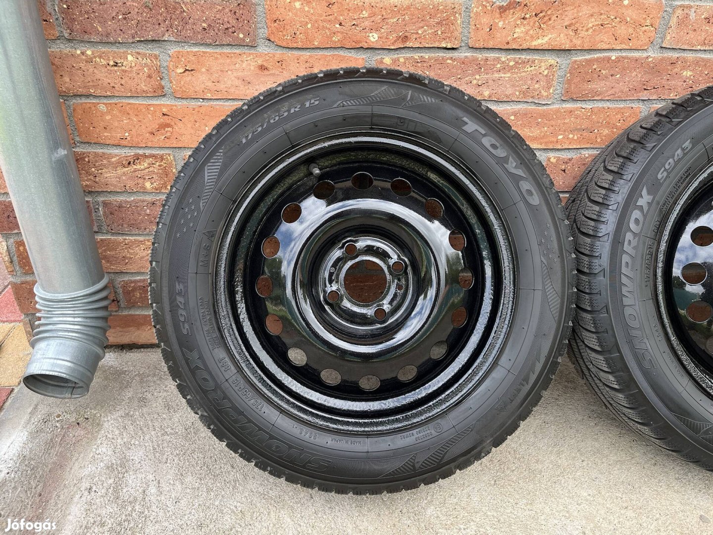 15" 4x100 Renault, Dacia, Nissan lemezfelni téligumikkal!