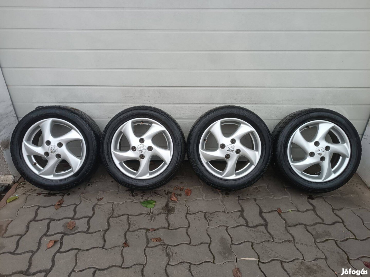 15" 4x108 Gyári Peugeot/ Citroen/ alufelni nyári gumival eladó!