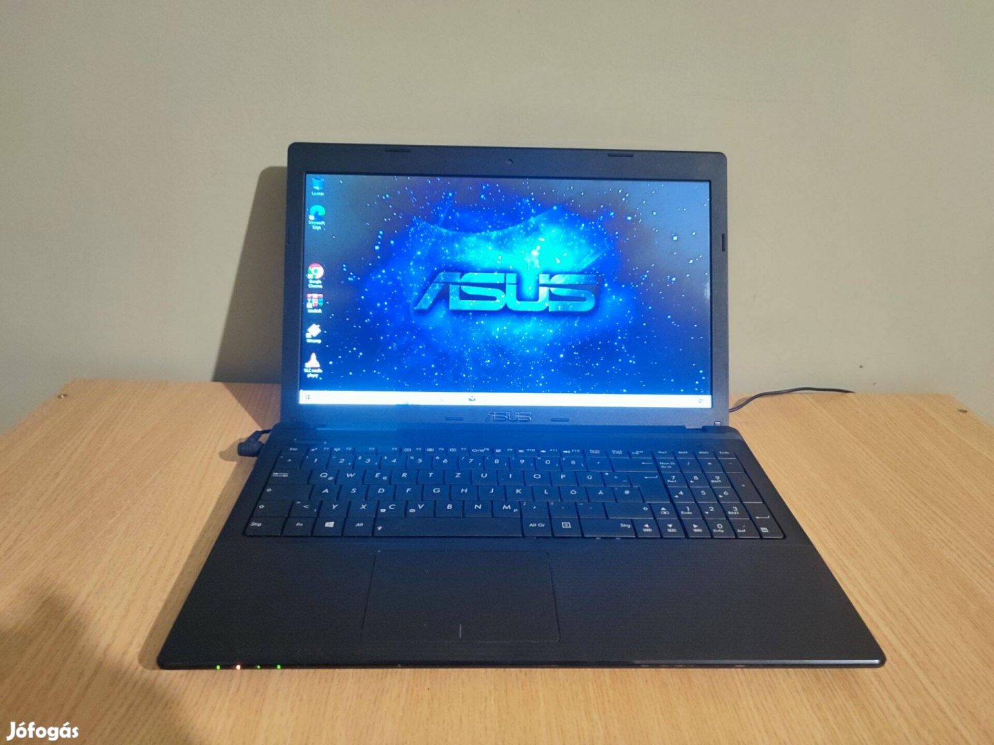 15" Asus notebook eladó