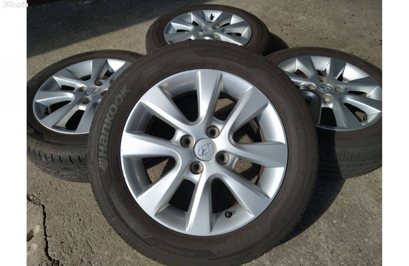 15" gyári Hyundai i20 alufelni garnitúra 4x100 ET50 Nyári Hankook