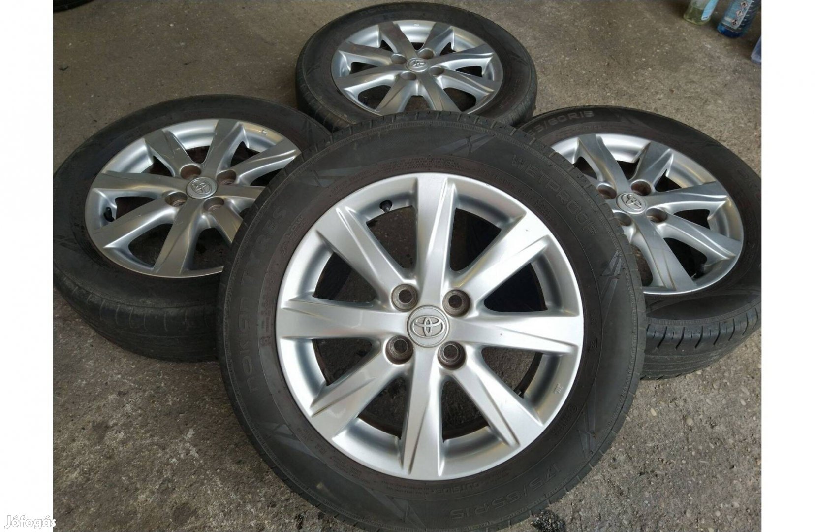 15" gyári Toyota Yaris alufelni garnitúra 4x100 5Jx15 ET39