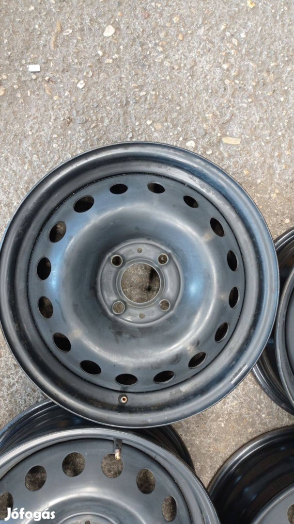 15 colos Gyári Renault használt 4x100 lyukosztású acél felni garnitúra