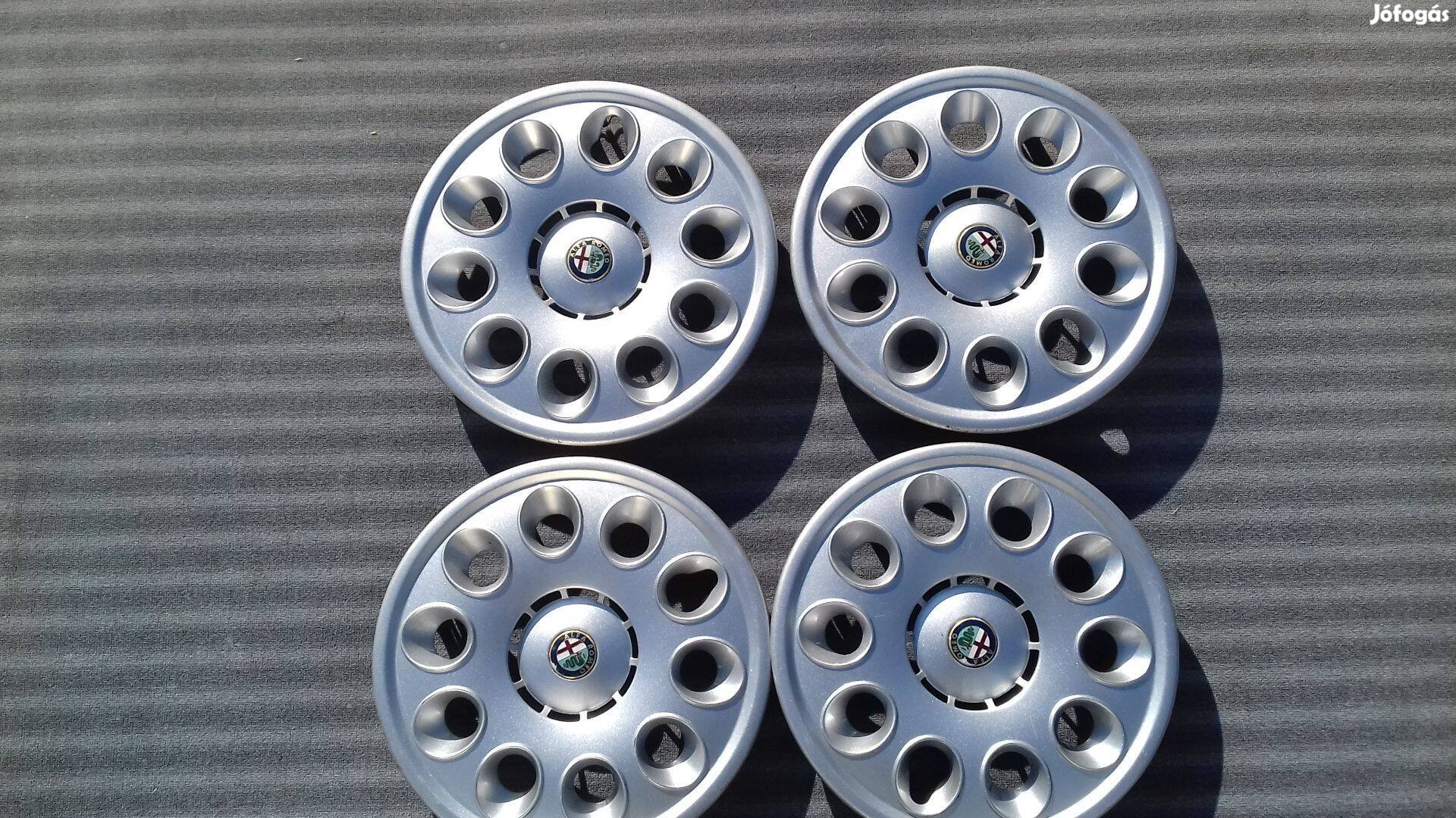 15 colos gyári Alfa Romeo dísztárcsa garnitúra