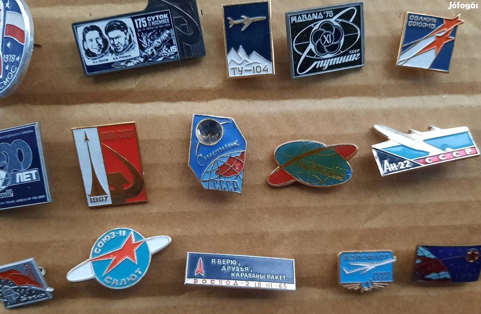 15 darab szovjet repülős és űrhajós jelvény eladó