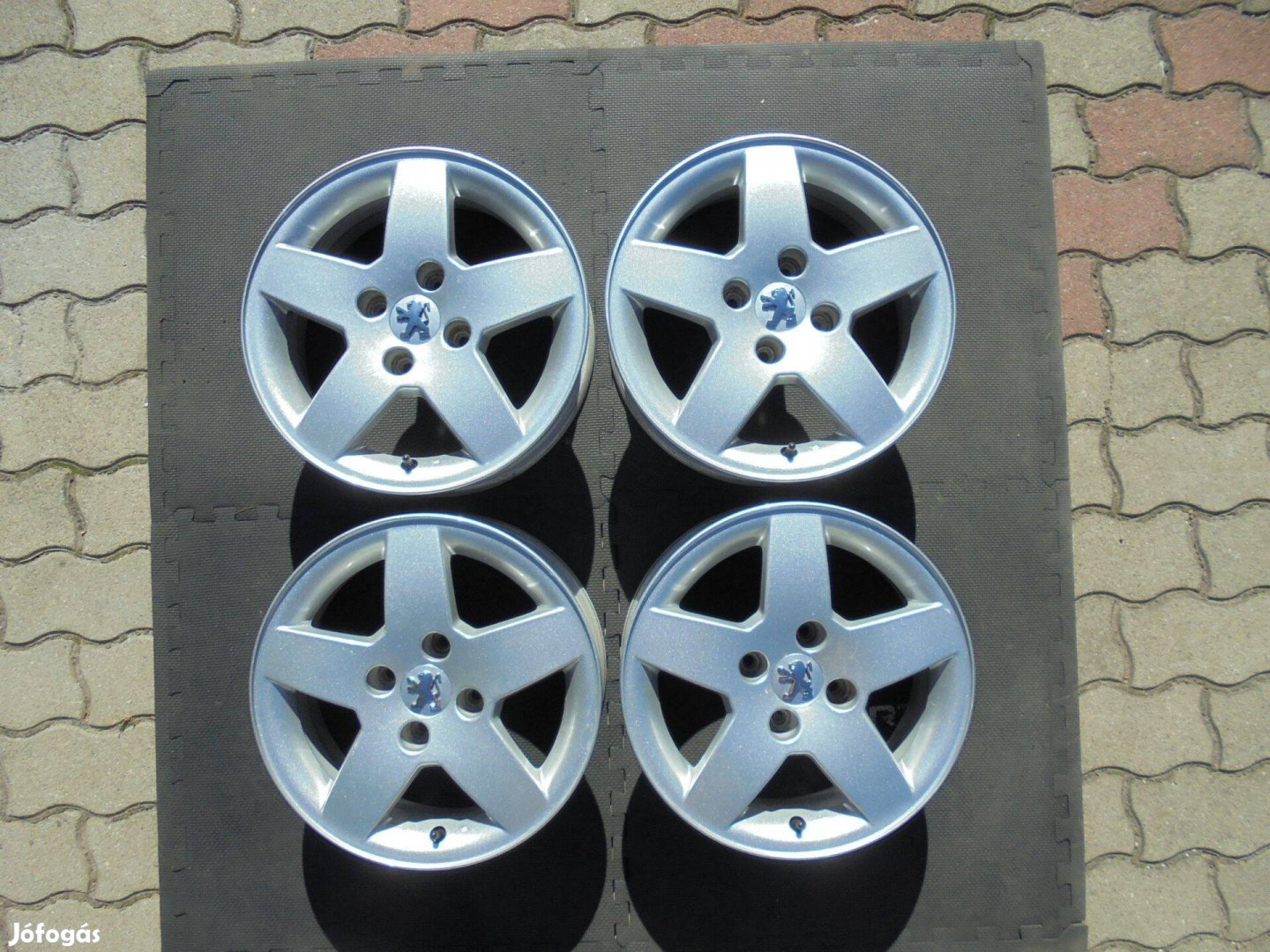 15-ös 4 x 108-as gyári Peugeot alufelni szép állapotban eladó