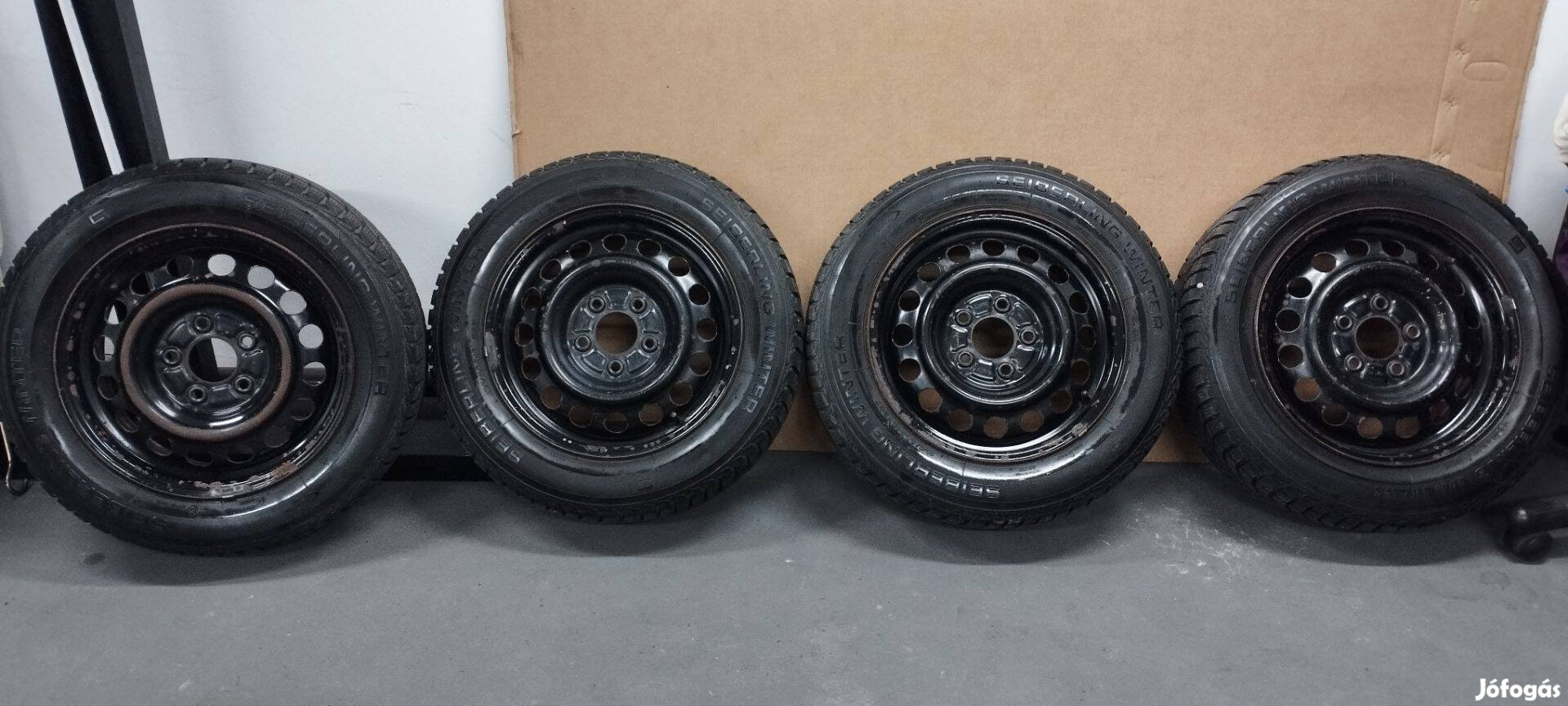 15-ös lemezfelni téli gumikkal