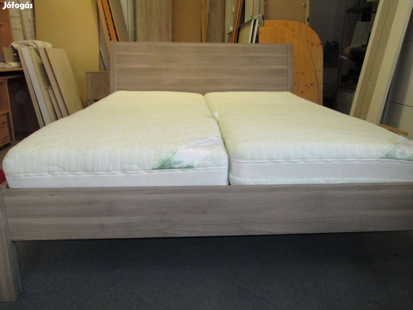 160X200-as Ikea Nyvoll komplett ágy matraccal ágyráccsal