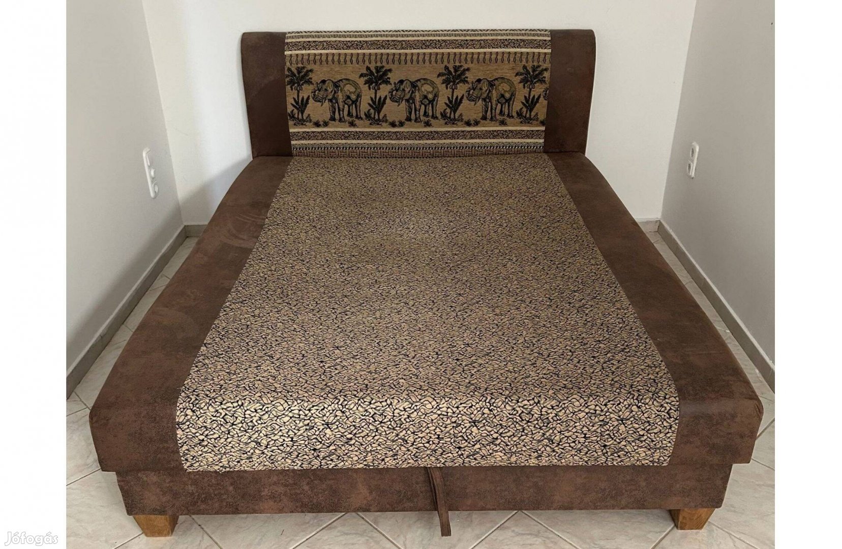 160*200 cm-es ágy