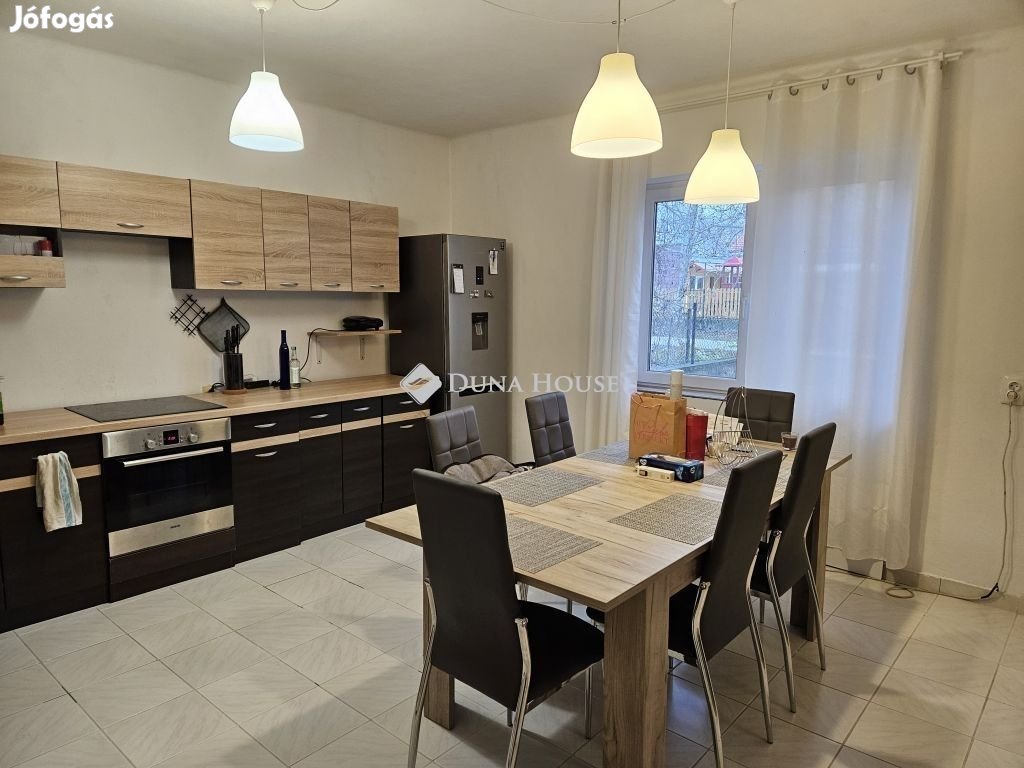 160 nm-es ház eladó Nyúl