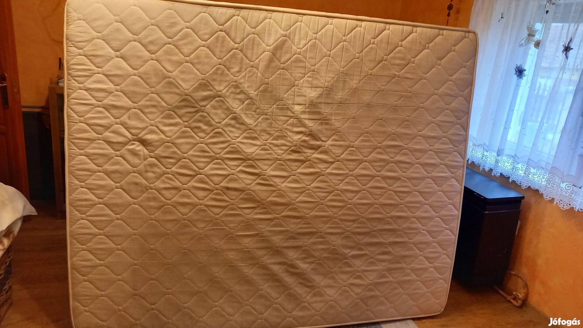 160x200x15 centiméter méretű matrac eladó