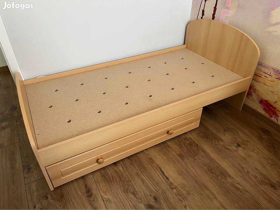 160x80-as gyermekheverő keresi új gazdáját