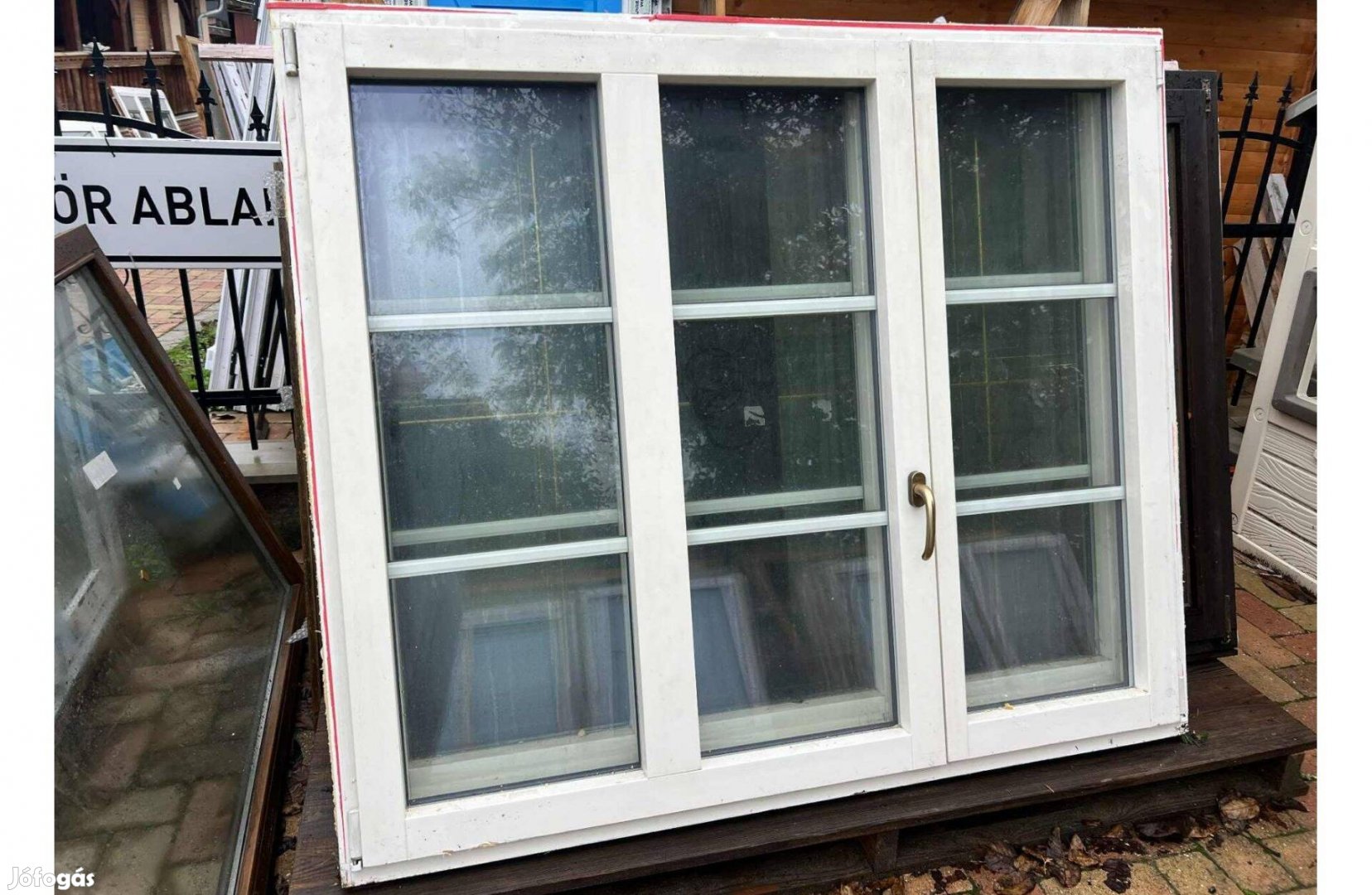 162 x 140 fa ablak szép állapotban