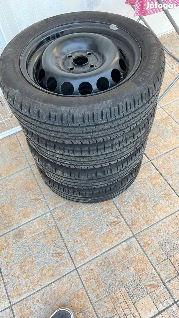 165/60 R15 Continental nyári gumik felnivel