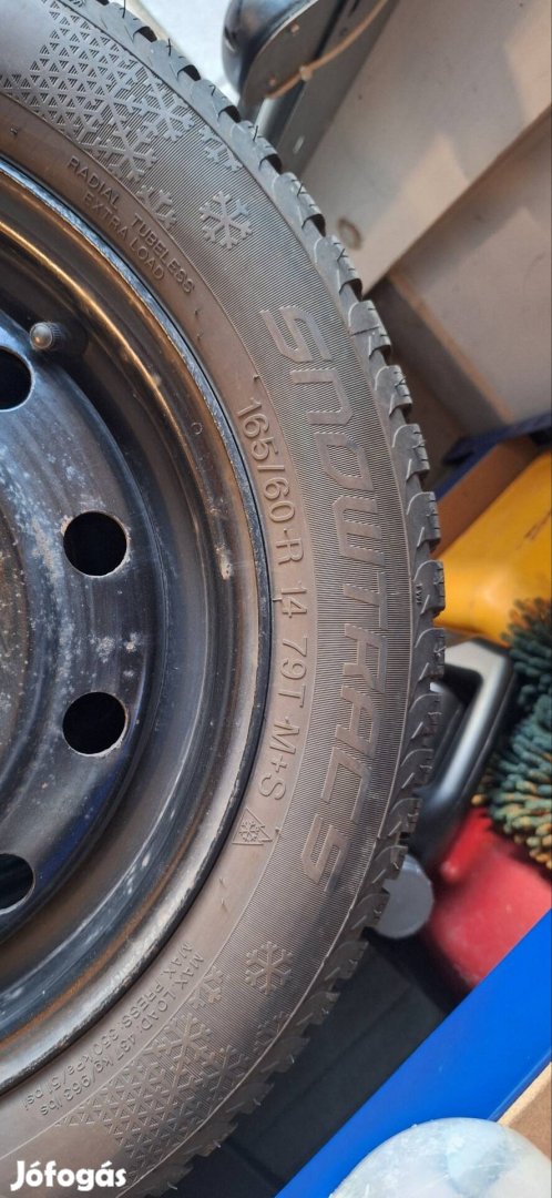 165/60r14 Vredestein újszerű téli gumi Suzuki felnin 