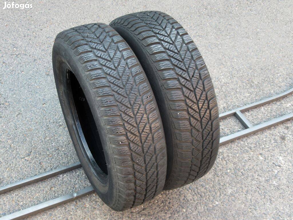 165/70R14 Debica Frigo olcsó idős téligumi pár 14" téli gumi