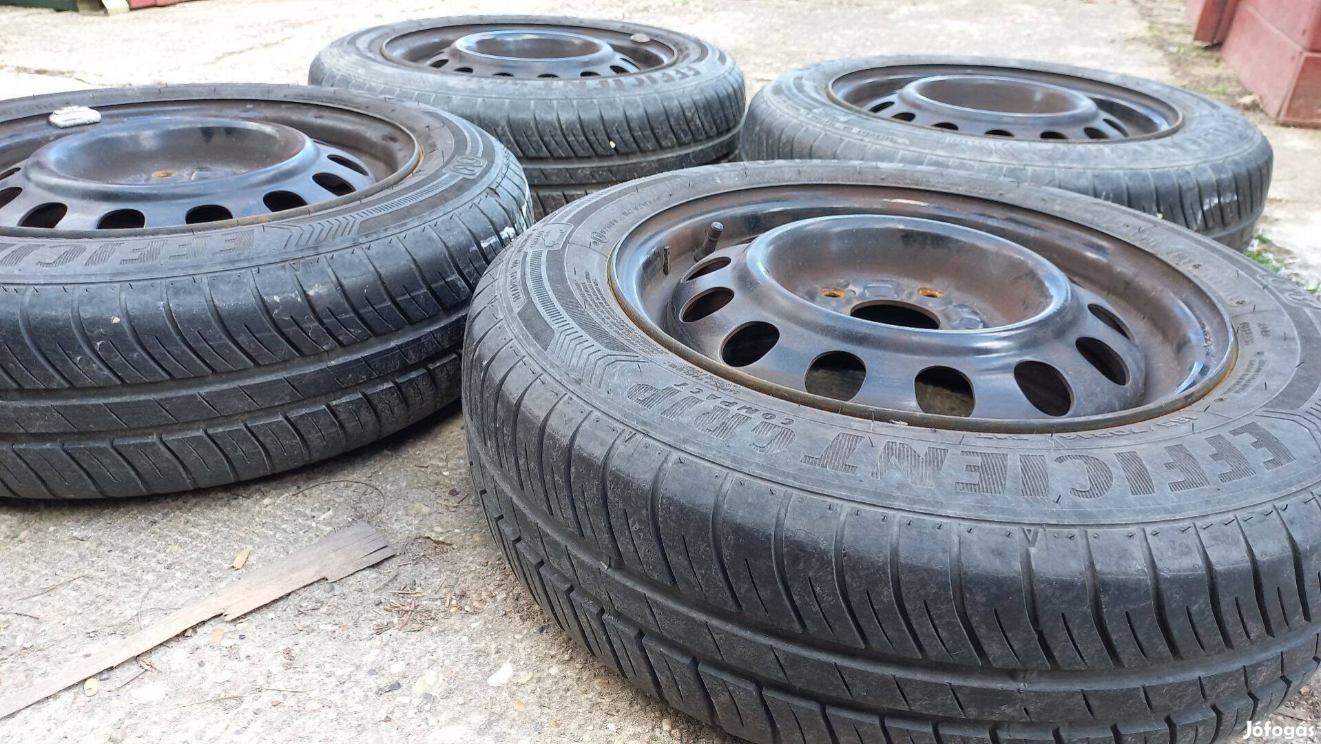 165/70R14 Goodyear nyári gumi szerelt acél felnire, Nissan Micra K12