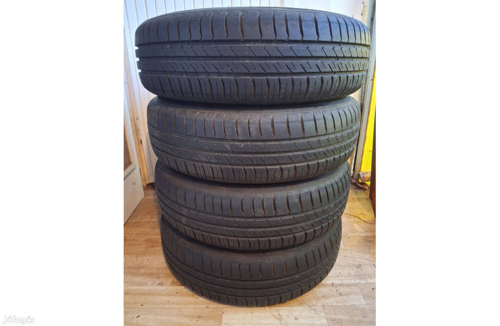 165/70R14 Laufen nyári gumi szett felnivel együtt eladó