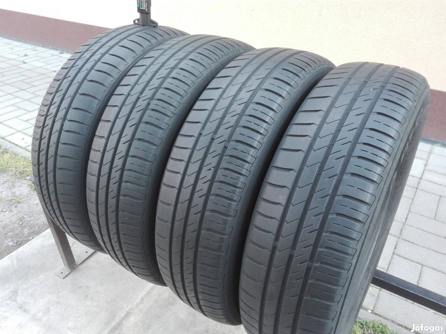 165/70R14 Laufenn nyári gumi garnitúra 165/70 R14