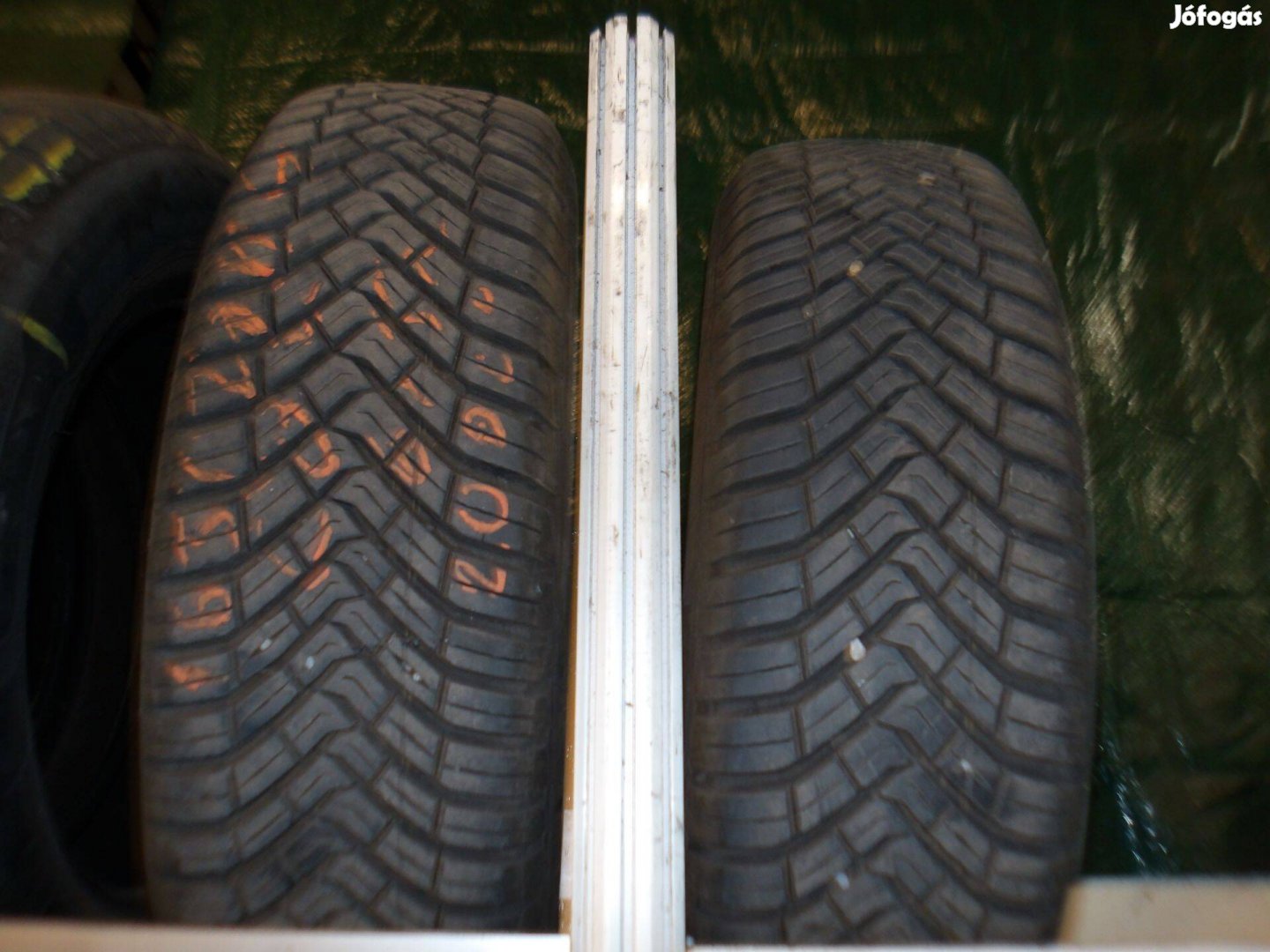 165/70r14 Continental négyévszakos gumi ajándék szereléssel