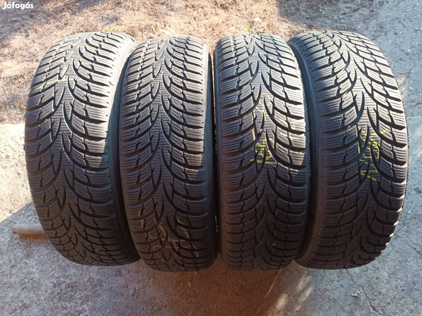 165/70r14 Nokian használt téligumi 4db szép