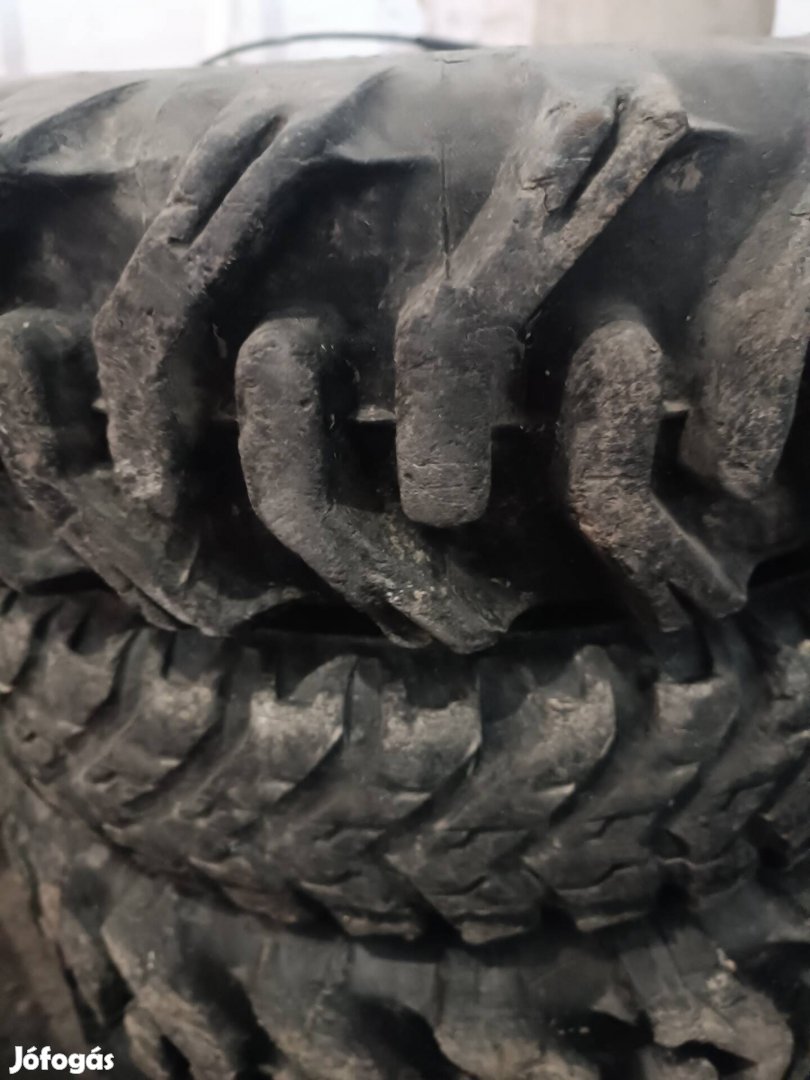 165 /70 r13 terepgumi, trabant felni