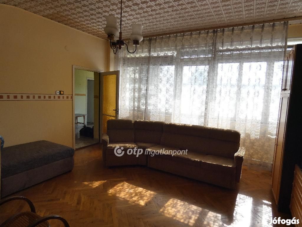 165 nm-es ház eladó Kalocsa