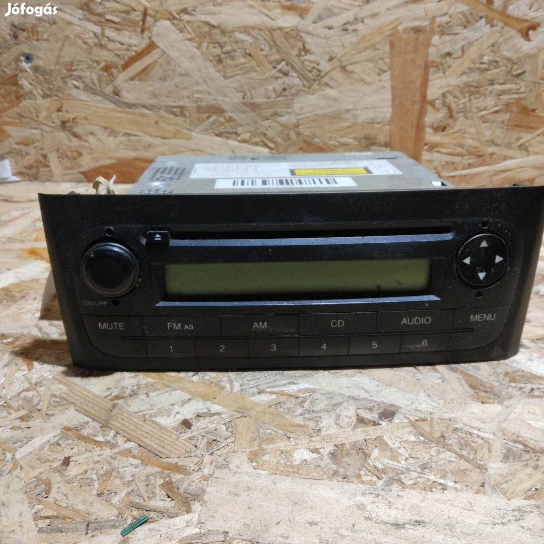 167153 Fiat Grande Punto 2005-2009 Grundig Cd-s rádió. Kód nincs