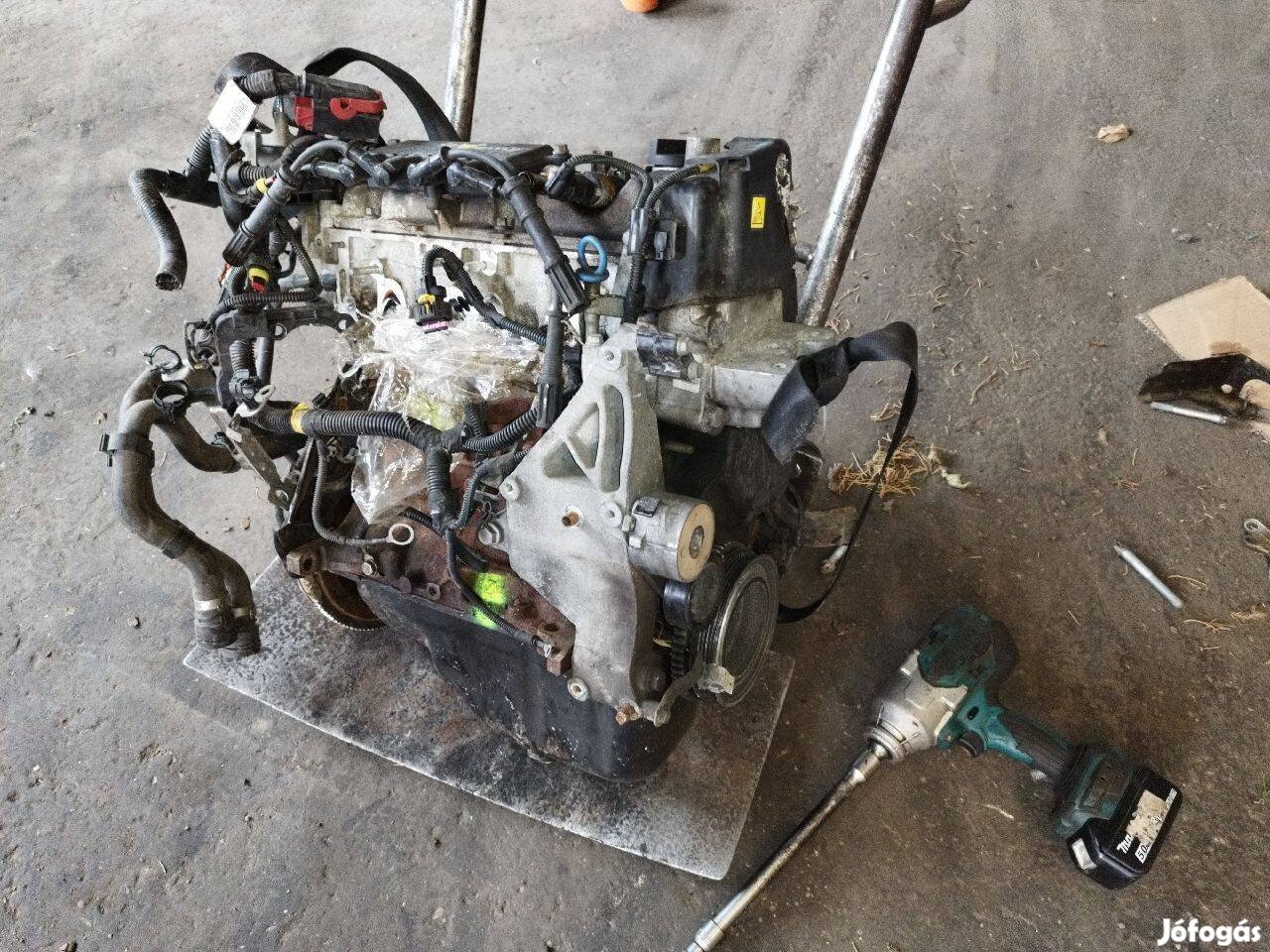 169A4000 kódú Fiat Punto / Panda / 500 1.2 motor
